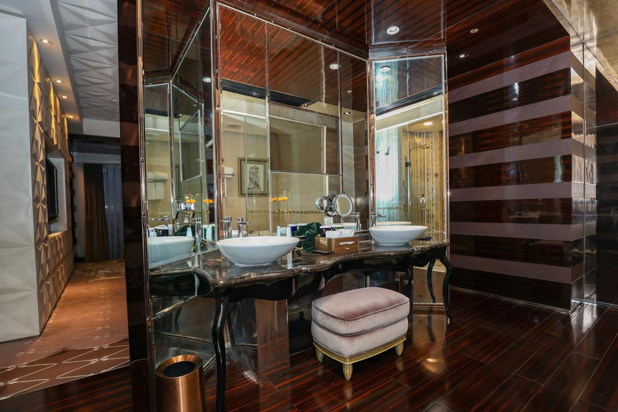 Chateau Star River Shanghai Minhang Exterior photo